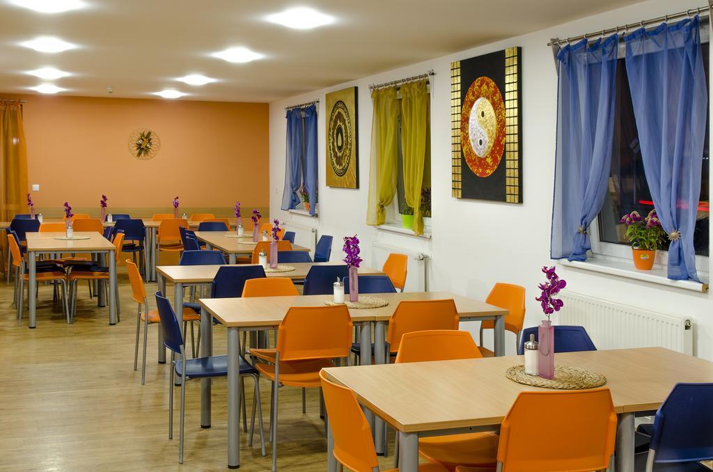 Hotel Imos プラハ エクステリア 写真