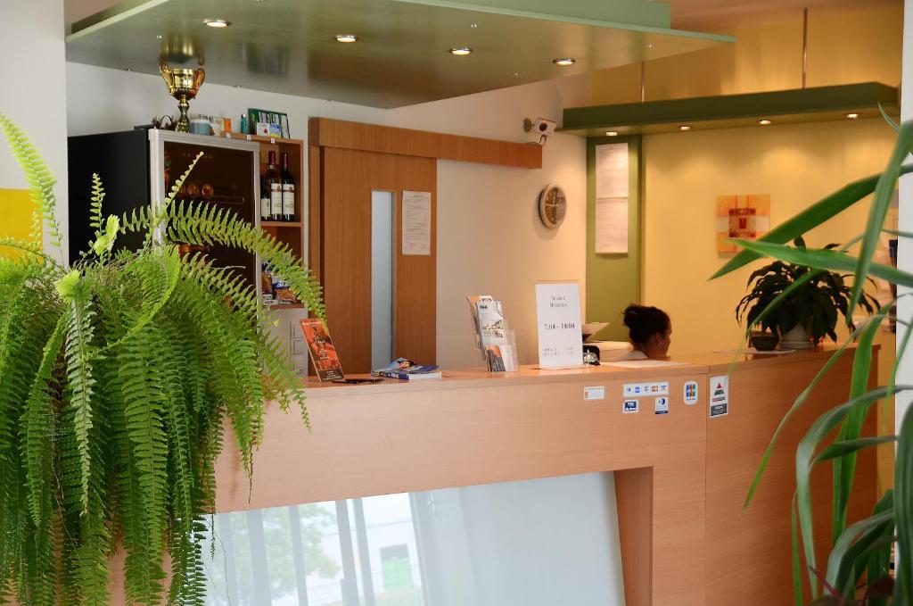 Hotel Imos プラハ エクステリア 写真
